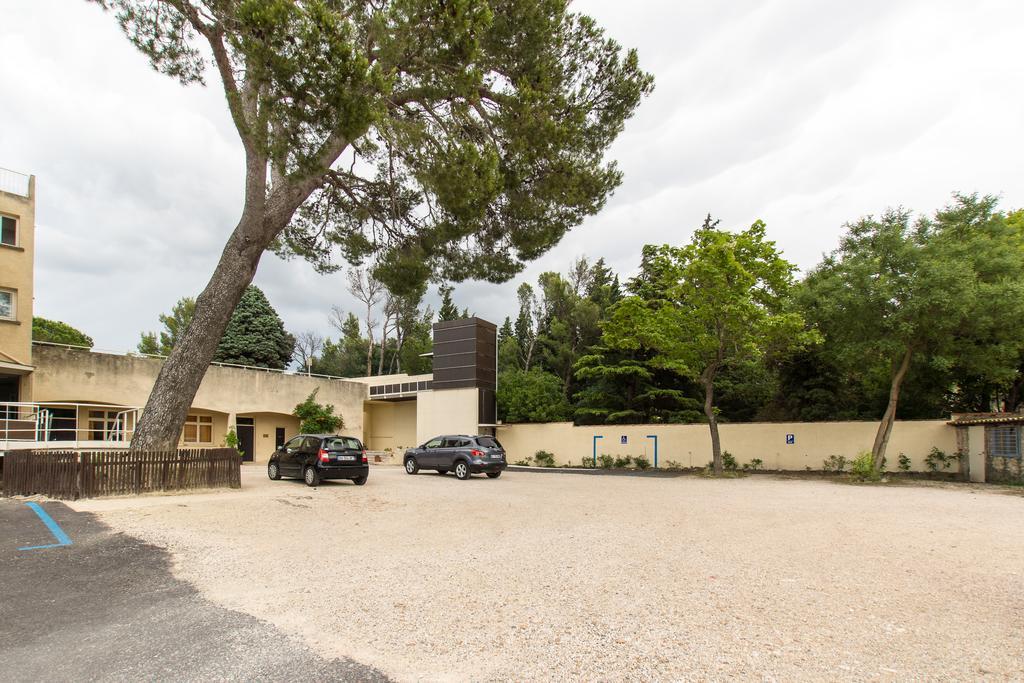 Ymca Villeneuve Les Avignon Hotel Esterno foto
