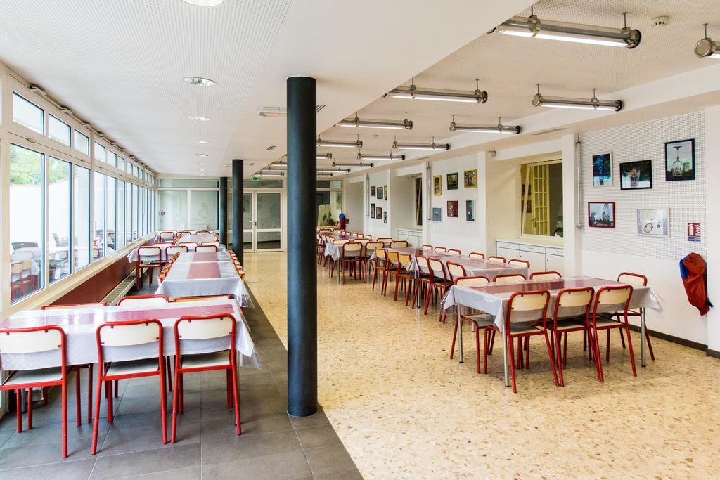 Ymca Villeneuve Les Avignon Hotel Esterno foto