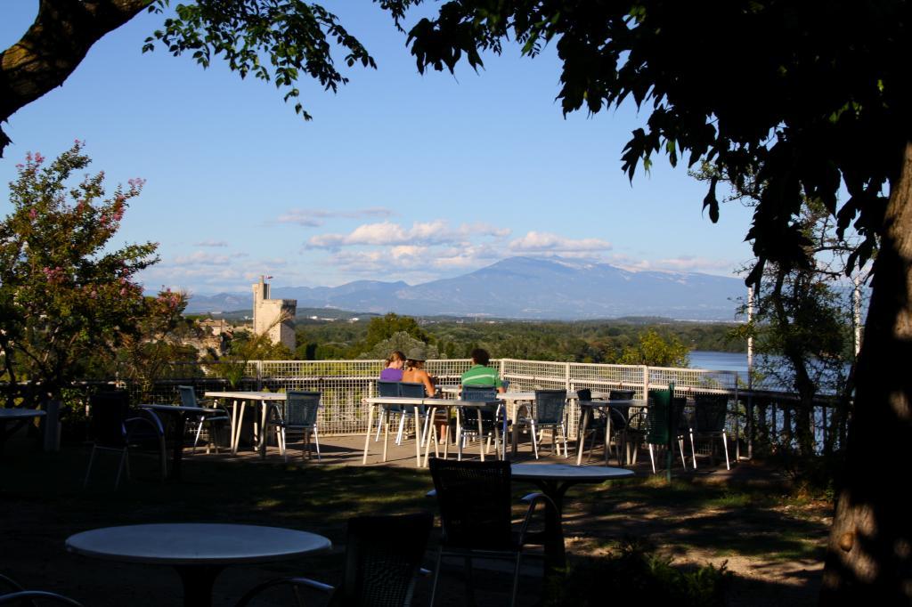 Ymca Villeneuve Les Avignon Hotel Esterno foto
