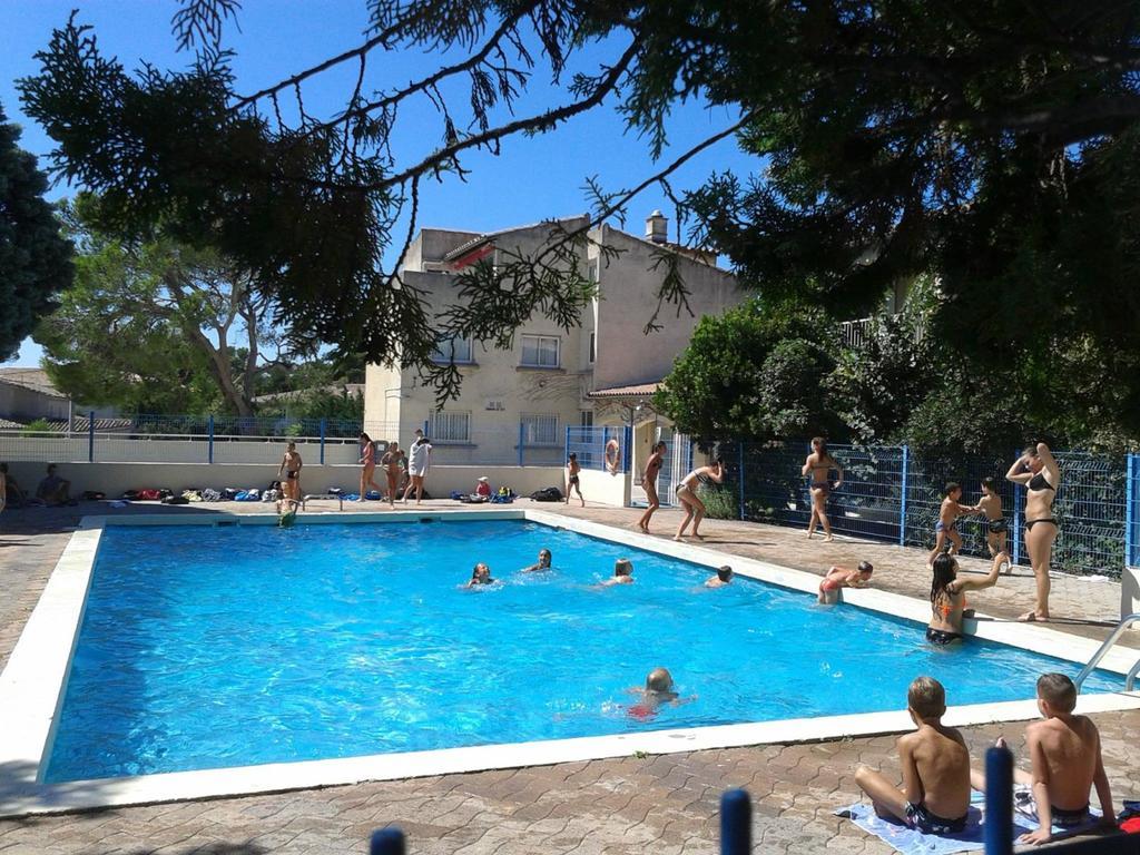 Ymca Villeneuve Les Avignon Hotel Esterno foto